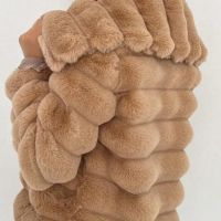Ново пухкаво кожено палто, снимка 2 - Палта, манта - 45618077