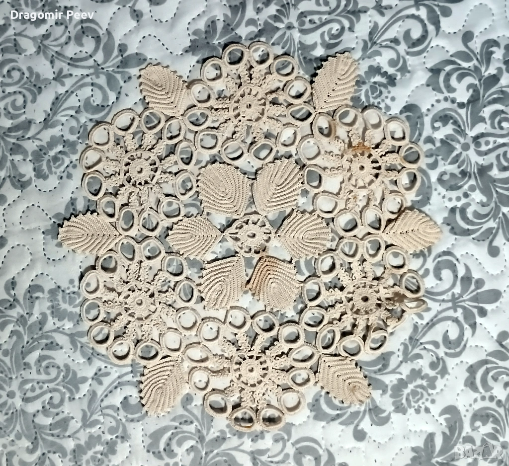 Продавам ново ръчно плетено каре екрю, снимка 1