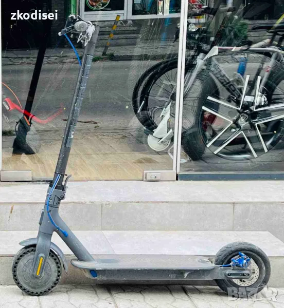 Електрическа тротинетка XIAOMI MI Electric Scooter, снимка 1