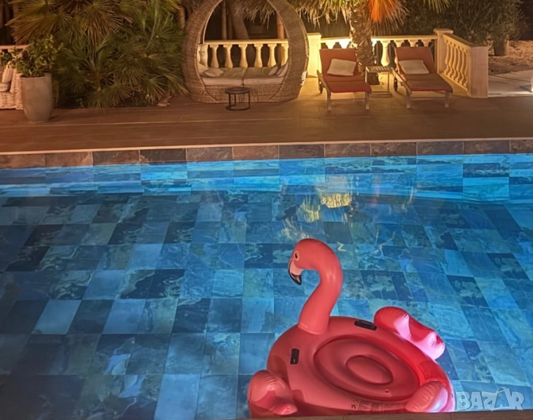 Плувайте с комфорт и стил с нашите надуваеми шезлонги-Фламинго, Еднорог или Лебед, снимка 1