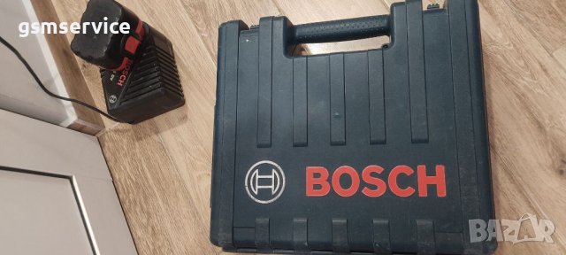 Винтоверт Bosch с две батерии , снимка 3 - Винтоверти - 45178671