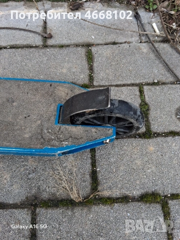 Употребявана тротинетка Slamm, снимка 8 - Скейтборд, ховърборд, уейвборд - 53442492