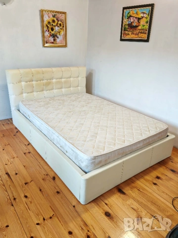 Спалня с повдигащ механизъм