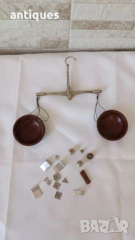 Стара малка везна с теглилки - Сделано в СССР 