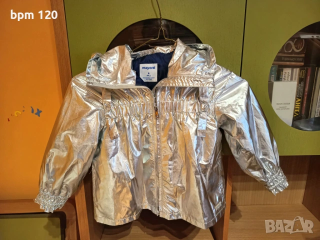 "Mayoral "- детско сребристо яке с качулка за момиче