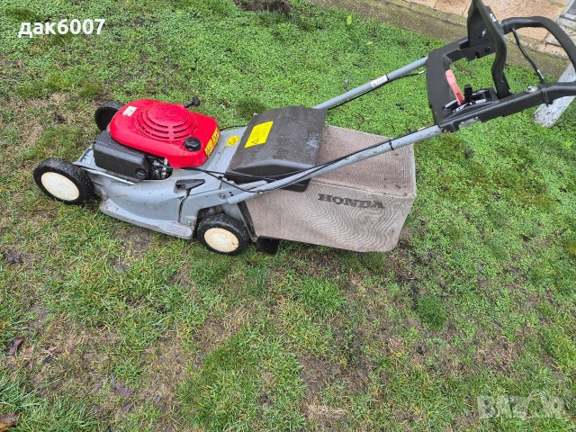 Бензинова самоходна косачка Honda HRB 475 с кош