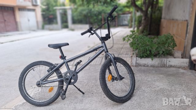 Детски велосипед BMX 18 инча с ГАРАНЦИЯ. КАТО НОВ!, снимка 1 - Детски велосипеди, триколки и коли - 46371023