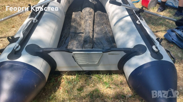 Лодка с два двигателя, бензинов и електрически. , снимка 2 - Екипировка - 53701503