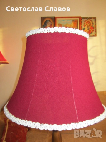 Висока дизайнерска настолна лампа с различни шапки , снимка 3 - Настолни лампи - 53752152