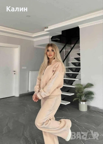 Дамски комплекти Guess - два модела - 30€, снимка 2 - Спортни екипи - 53782839