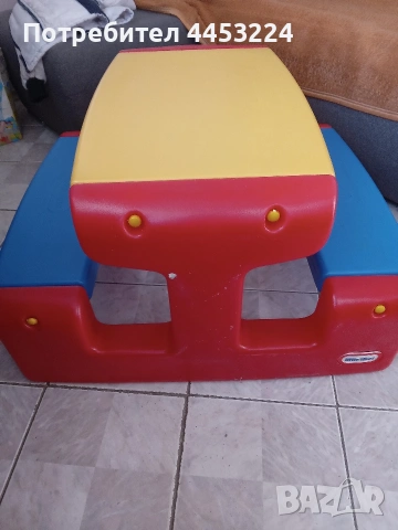 Детска маса с две пейки 