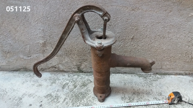 соц. ръчна помпа за вода , снимка 13 - Антикварни и старинни предмети - 52380566