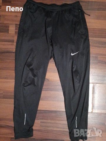 Долнище Nike, снимка 1 - Спортни дрехи, екипи - 46129633
