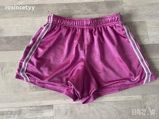 Къси шорти Nike, снимка 2 - Къси панталони и бермуди - 46801844