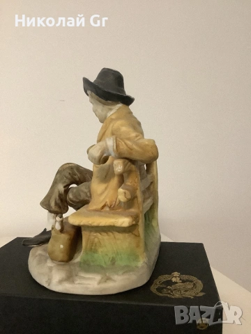 Фигурка порцелан  отличен състояние  стил Каподемонте  височина 19 см, снимка 5 - Колекции - 53084723