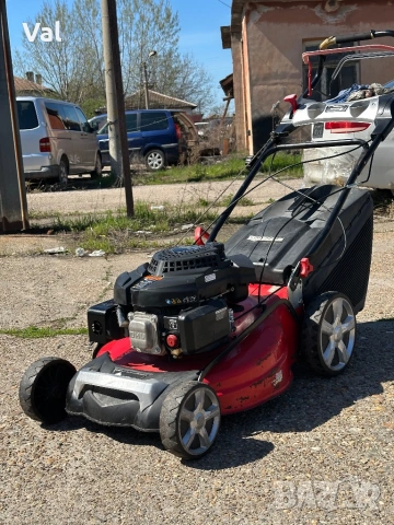 Бензинова самоходна косачка 