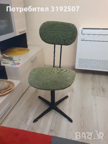 Въртящ стол