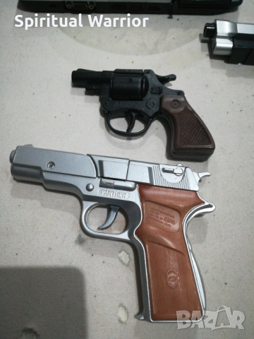 2 Метални пистолета с капси на цената на 1 , снимка 1 - Нумизматика и бонистика - 44980166
