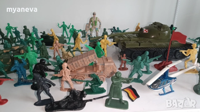 Стари играчки, войници, танкове и други екшън фигури , снимка 3 - Фигурки - 53454971