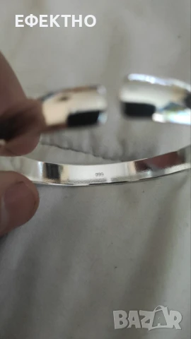 Масивна, сребърна гривна. Твърда, гладка, без закопчалка. В кутия, снимка 3 - Гривни - 50952543