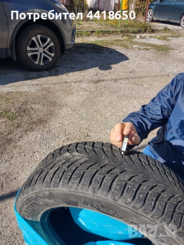 Зимни гуми 235/65R17 , снимка 5 - Гуми и джанти - 52164446
