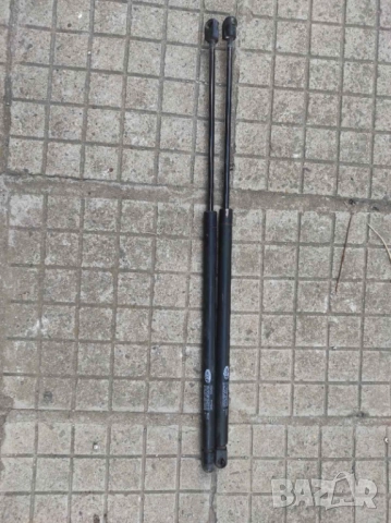 Амортисьори за багажник, снимка 2 - Части - 52070380