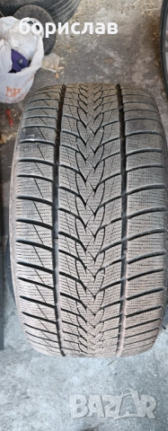 Зимни гуми 255 30 r19, снимка 2 - Гуми и джанти - 52619715