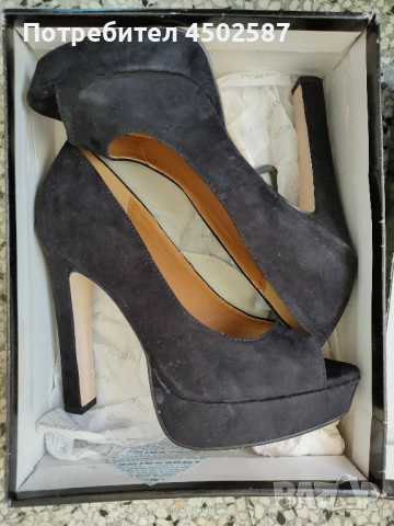 Велурени обувки