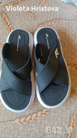 Дамски чехли Runners.