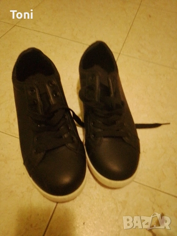 чисто нови гуменки куче марка 42 номер -чисто нови , снимка 3 - Маратонки - 53541847