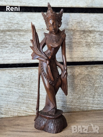 Танцьорка, рядка антикварна статуетка