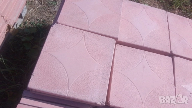ПЛОЧКИ тротоарни 30х30см. ВТОРО качество, бетонни сиви и цветни.. Имаме с различни шарки, орнаменти 