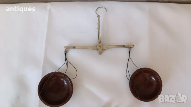 Стара малка везна с теглилки - Сделано в СССР , снимка 3 - Антикварни и старинни предмети - 50987650