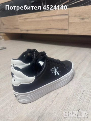 Оригинални маратонки Calvin Klein Jeans, снимка 2 - Маратонки - 51680499