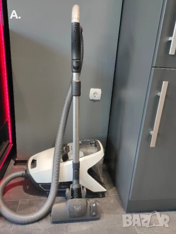 Продавам прахосмукачка в много добро състояние Миеле., снимка 9 - Прахосмукачки - 51386723