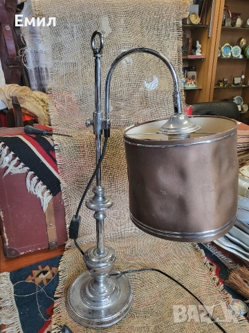 Винтидж настолна лампа 