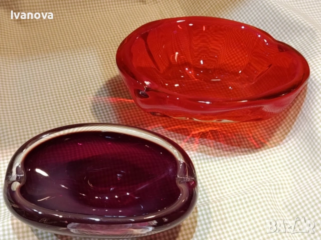 Уникални пепелници от цветно стъкло