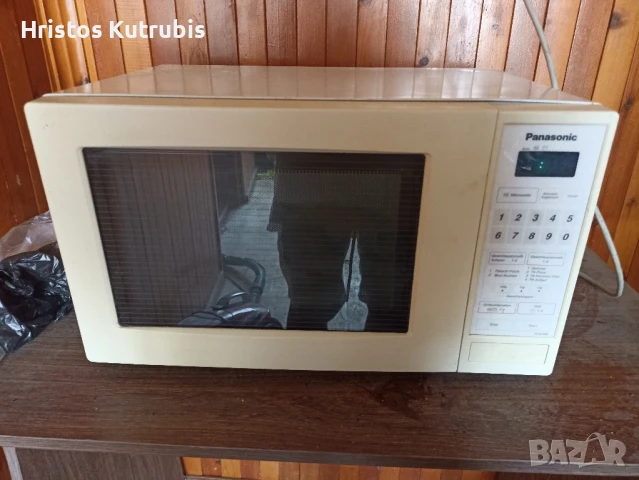 Почти нова микровълнова Panasonic NN-K448W, снимка 1