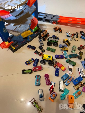 Детски коли и камиони HotWheels, снимка 12 - Коли, камиони, мотори, писти - 52955603