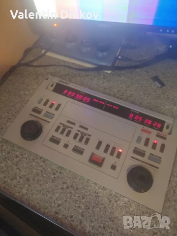 Видеомагнетофони U matic 5850,5830,5800 Sony, снимка 4 - Плейъри, домашно кино, прожектори - 50884735