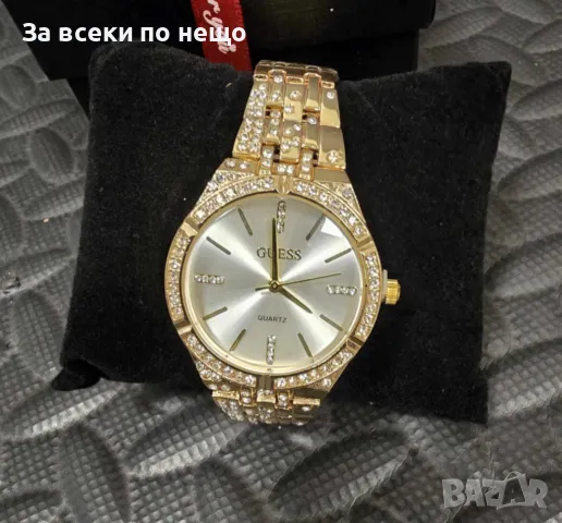 Дамски часовник с кутия Guess - Налични различни цветове, снимка 4 - Дамски - 47994689