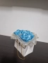 Сини вечни рози  в бяла чанта, снимка 2