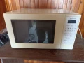 Почти нова микровълнова Panasonic NN-K448W, снимка 1