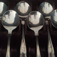 Винтидж 6 броя десертни лъжици със сребърно покритие на Viners Sheffield England , снимка 1 - Антикварни и старинни предмети - 45899521