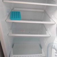продавам хладилник indesit в добро състояние,взимане от място,размери 167,60,50, снимка 6 - Хладилници - 45011902