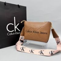 Дамска чанта Calvin Klein , снимка 12 - Чанти - 45404345