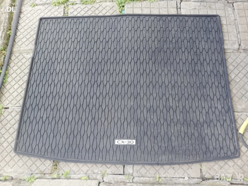Гумена стрелка за багажника за Mazda CX30 2020-, Мазда СХ30 Оригинална, снимка 1