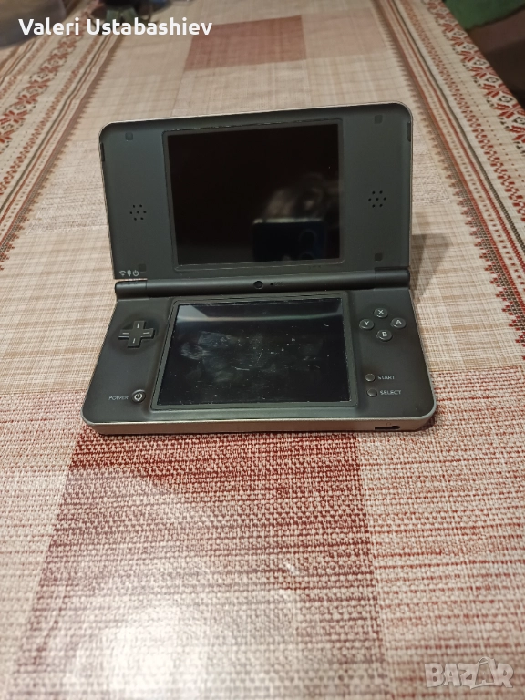 Nintendo DSi xl с неработещи два екрана, снимка 1