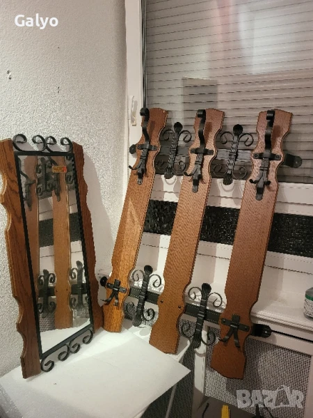 Стар  Красив комплект закачалка с огледало от ковано желязо и масивно дърво, снимка 1