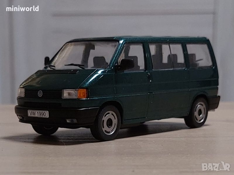 Volkswagen Transporter IV Multivan 1990 - мащаб 1:43 на DeAgostini моделът е нов в PVC дисплей-кейс, снимка 1